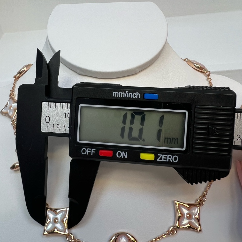 NMP6 High-end Genuine 3D NUDE Mother of Pearl 18K Rose Gold Pl CHOKER-Necklace - Picture 7 of 7